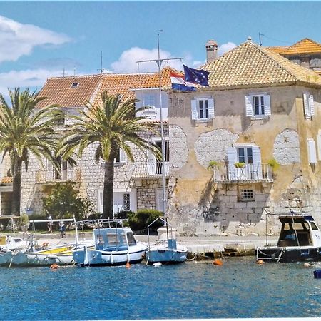 Apartments Marko Sutivan Insel Brac Exterior photo