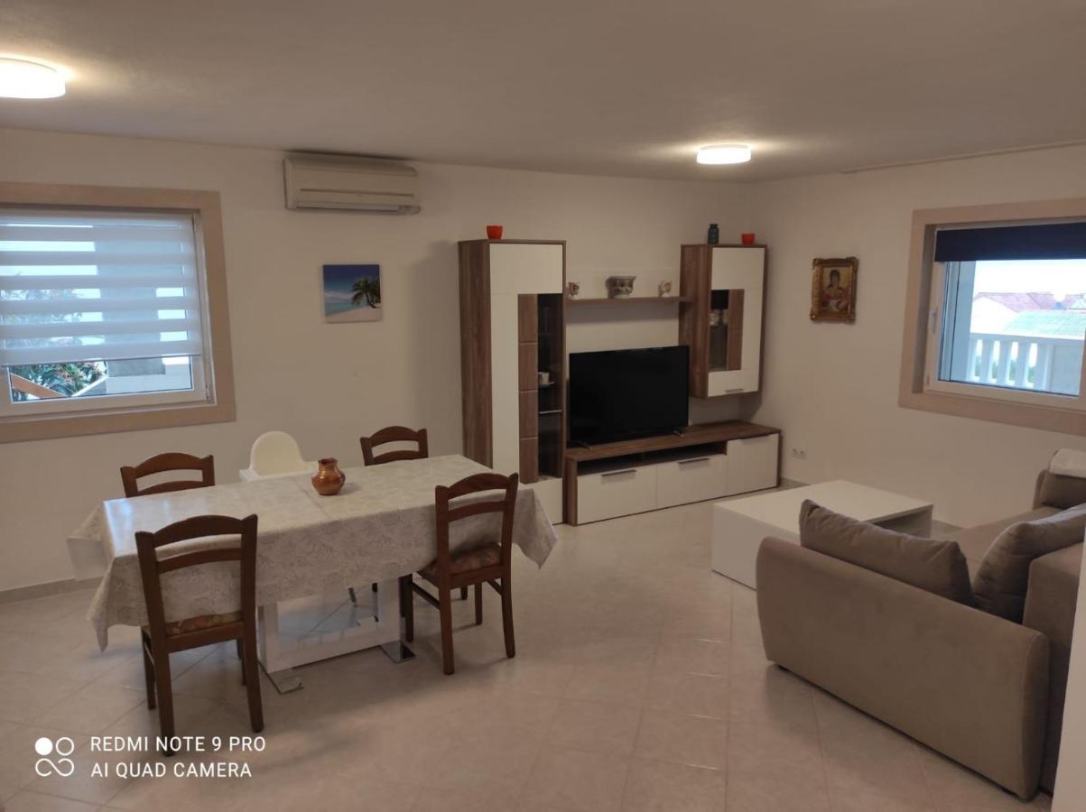 Apartments Marko Sutivan Insel Brac Exterior photo
