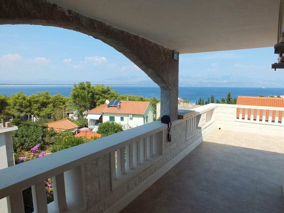 Apartments Marko Sutivan Insel Brac Exterior photo