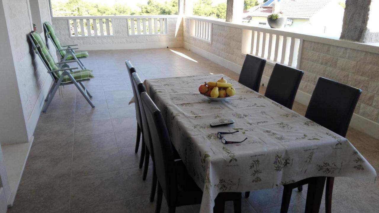 Apartments Marko Sutivan Insel Brac Exterior photo