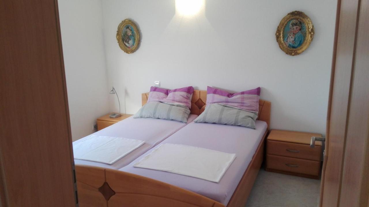 Apartments Marko Sutivan Insel Brac Exterior photo